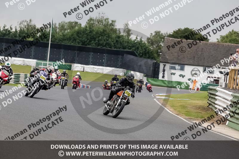 Vintage motorcycle club;eventdigitalimages;mallory park;mallory park trackday photographs;no limits trackdays;peter wileman photography;trackday digital images;trackday photos;vmcc festival 1000 bikes photographs